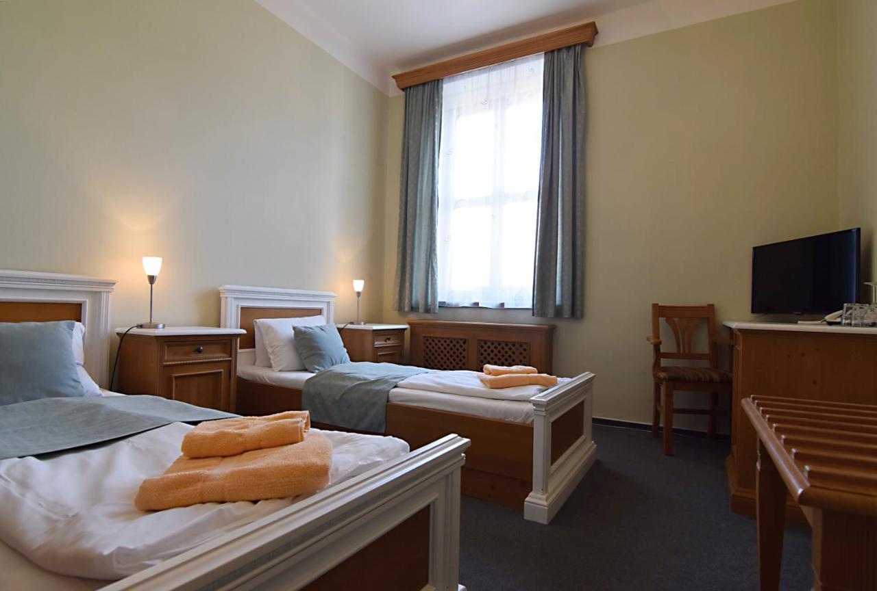 Hotel Soudek Подебрады Экстерьер фото